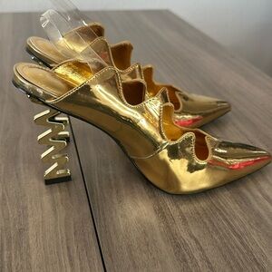 Gold unique slingbacks